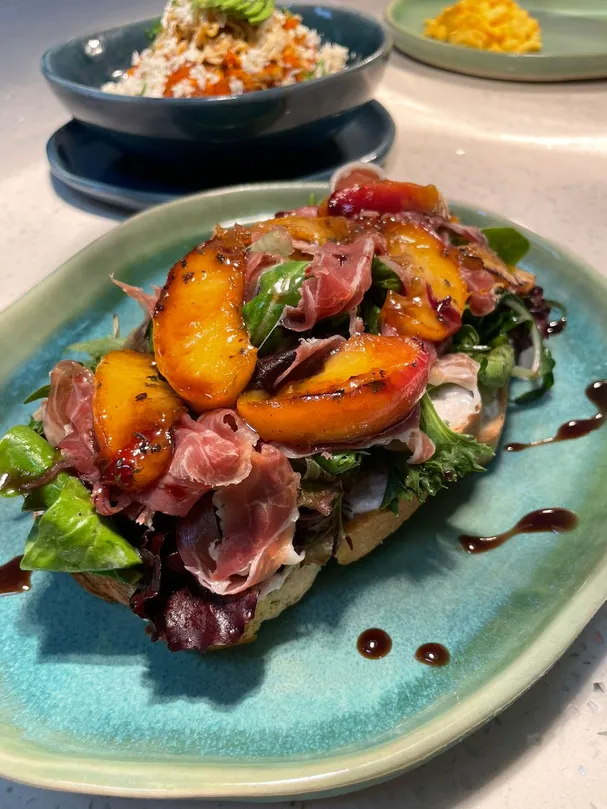 De Durazno y Prosciutto